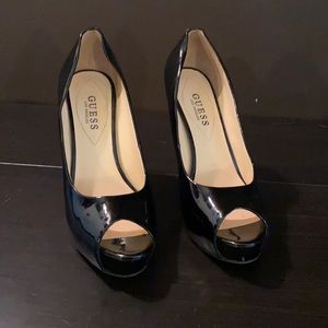 GUESS black shiny high heels 007